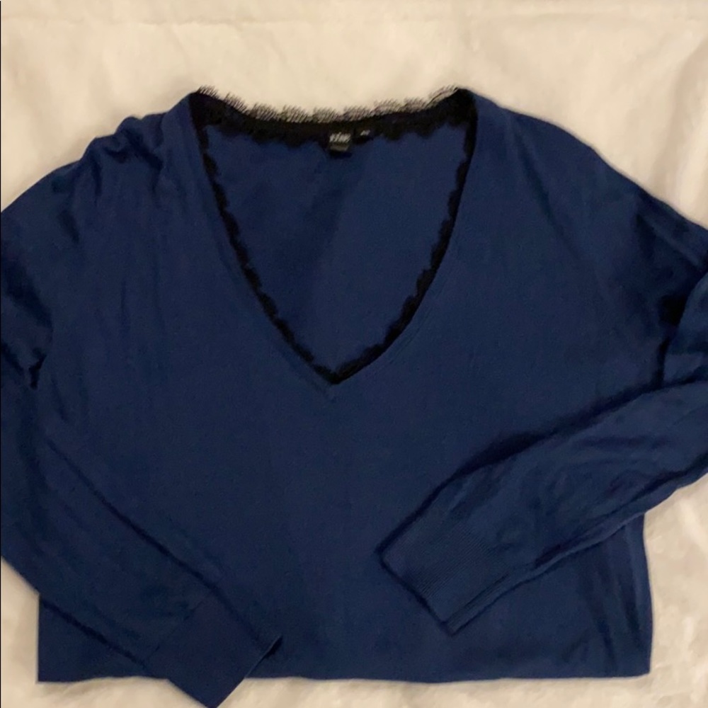 Beautiful Simons light sweater